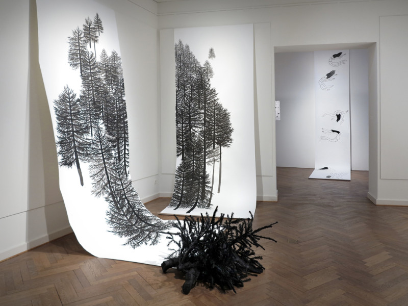 Helena Hernández – Crossing the Line