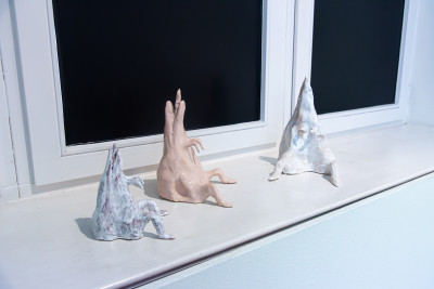 Drei glasierten Keramikskulpturen 