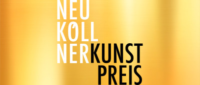 Vor einem goldenen Hintergrund steht der Schriftzug 