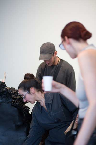 The artist Mariona Berenguer and other visitors can be seen in the picture