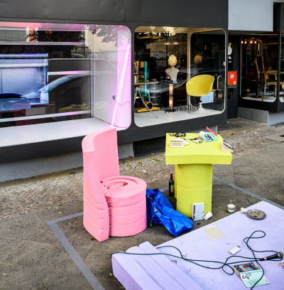 Inside-out Privacy Welcome to my bedroom!, Reka Fesus, Salber Lee Williams