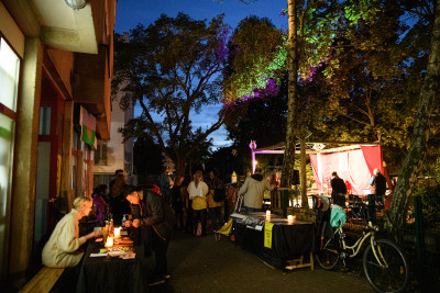 Still outside(r), Hamze Bytyci, Nihad Nino Pusija, Riah Knight, Amira Zarari u.v.m.