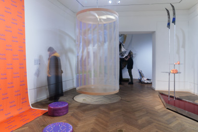 Eine Ausstellungsansicht des Neuköllner Kunstpreis 2026